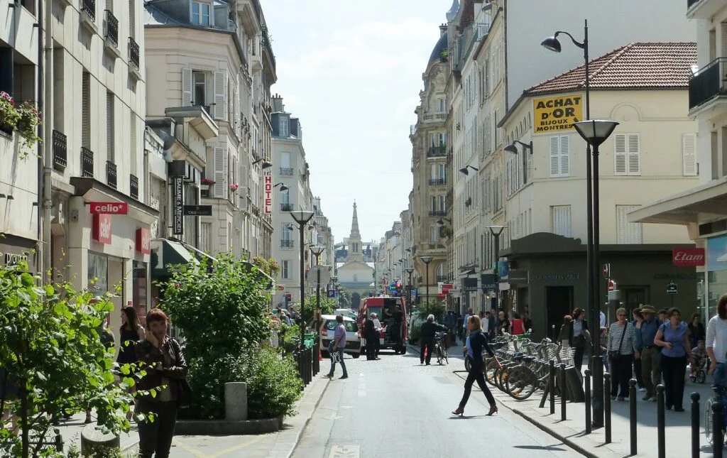 Paris 8e — Rue François 1er, siège Assuromieux Paris
