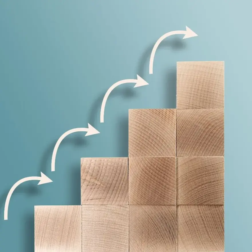 Bloc en bois en escalier.